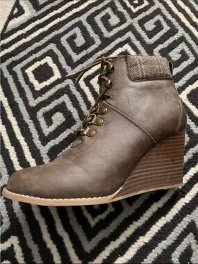 Nautica Olive Brown Lace-Up Wedge Ankle Bootie